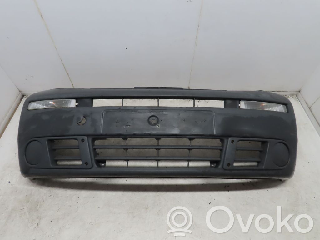 Opel Vivaro Parachoques delantero 