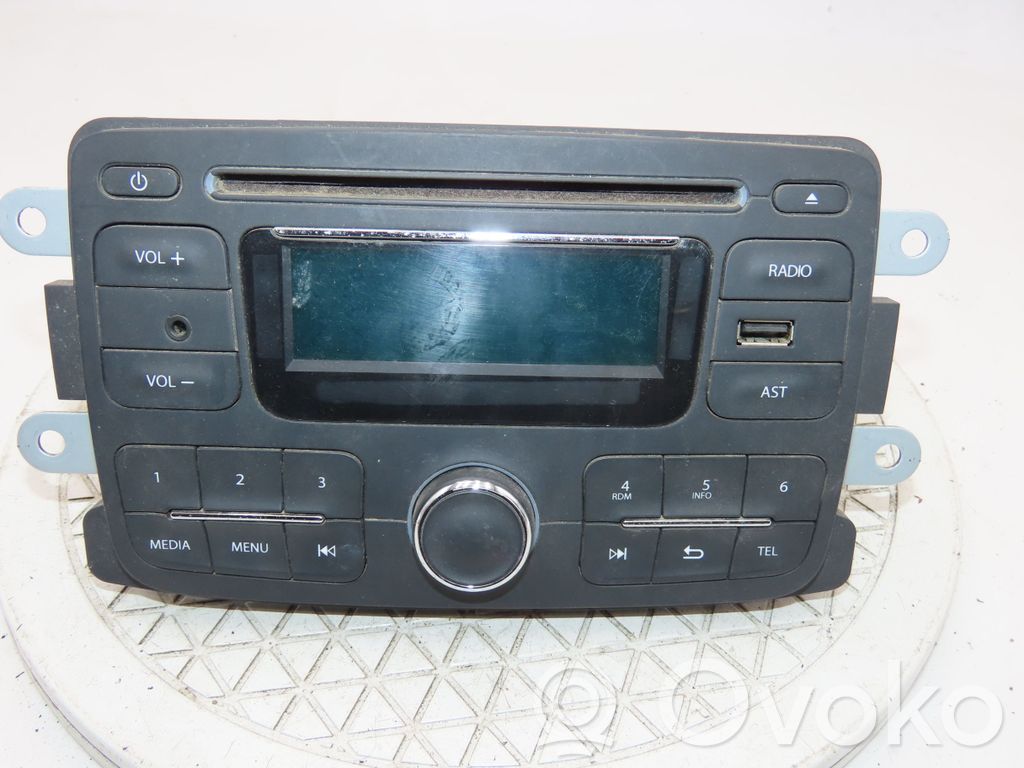 Dacia Lodgy Radio/CD/DVD/GPS head unit 