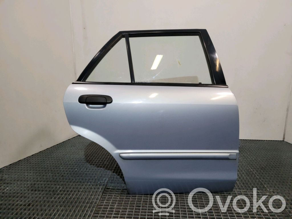 Mazda 323 F Galinės durys 