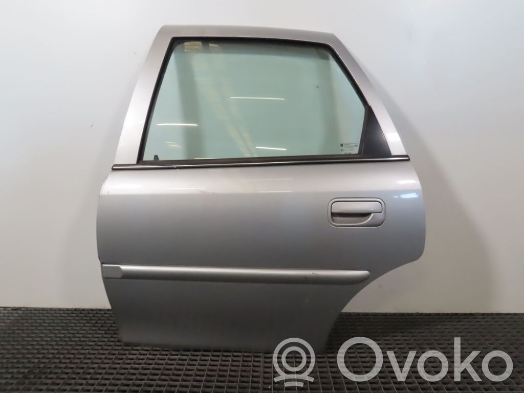 Opel Vectra B Puerta trasera 