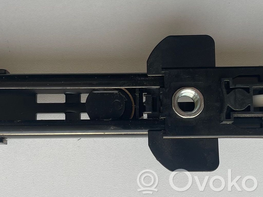 Audi Q7 4L Szyna regulacji pasa bezpieczeństwa 
