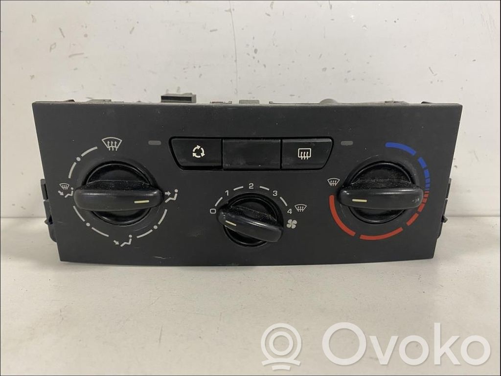 Peugeot 207 Climate control unit 