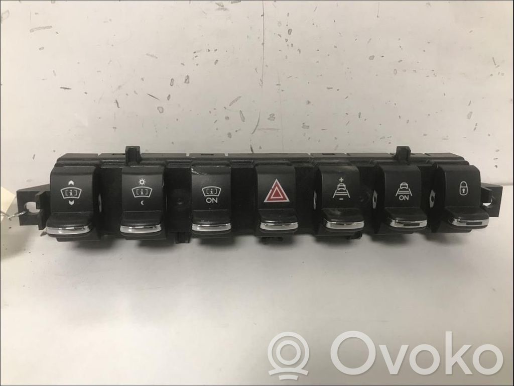 Peugeot 3008 I Hazard light switch 