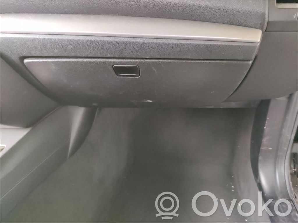 Glove box set   51456954343