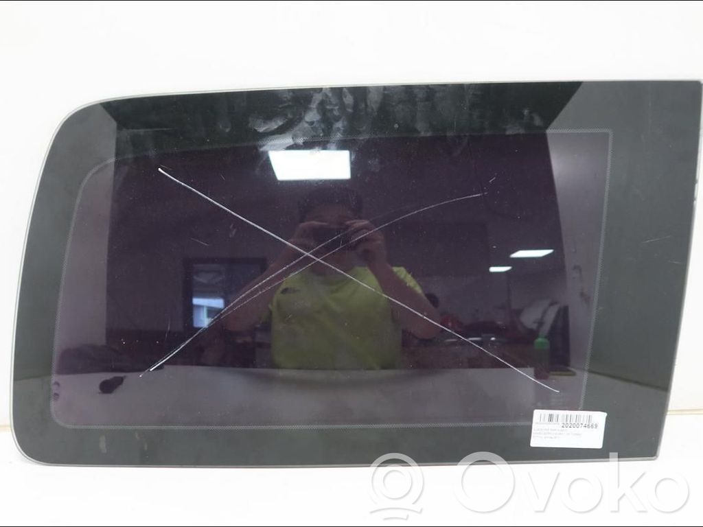 Rear vent window glass