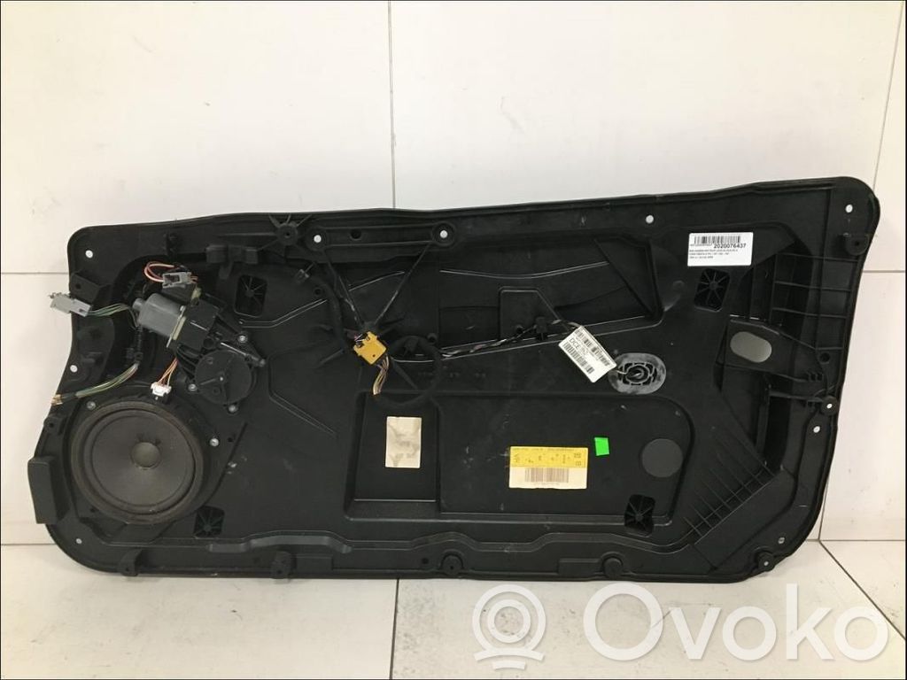Ford Fiesta Elektryczny podnośnik szyby drzwi przednich 
