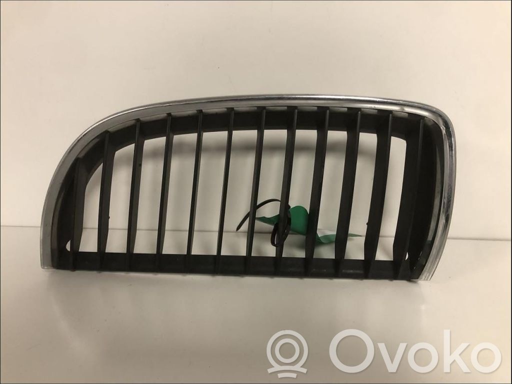 BMW 3 E90 E91 Augšējais režģis 