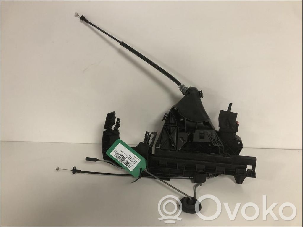 Volvo V50 Priekšpusē slēdzene 