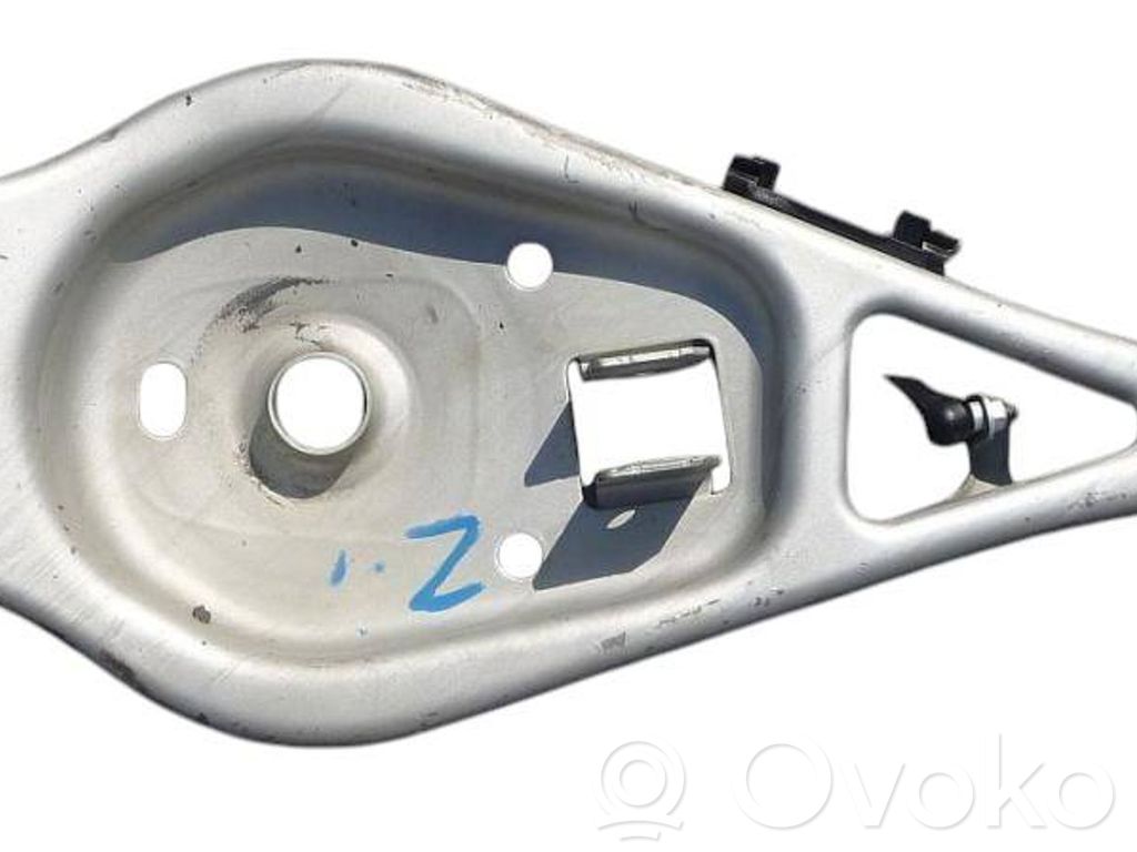 Rear control arm   6786708