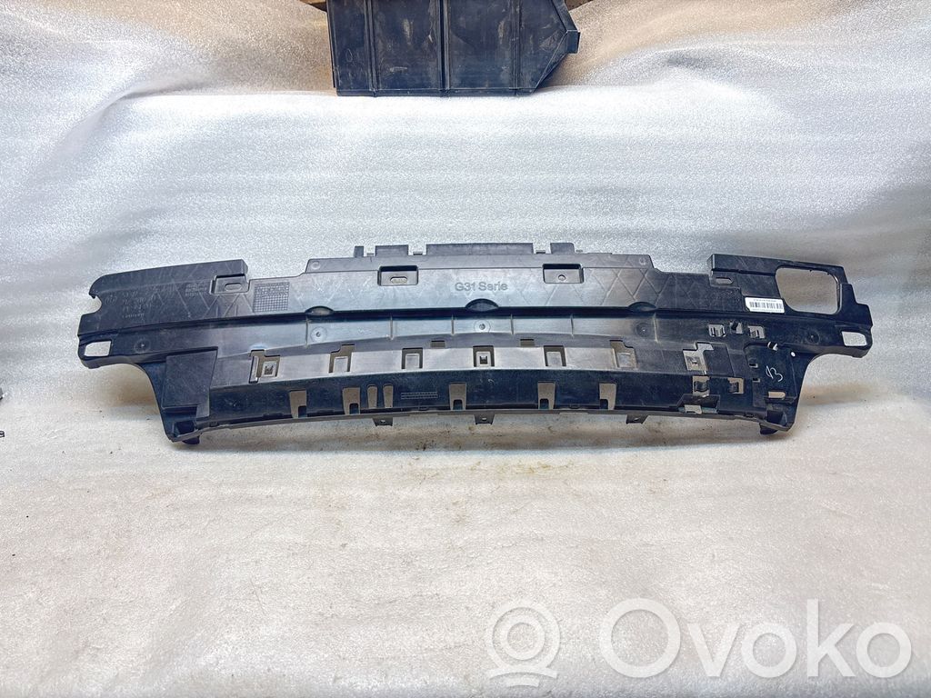 BMW 5 G30 G31 G38 Staffa di rinforzo montaggio del paraurti posteriore 
