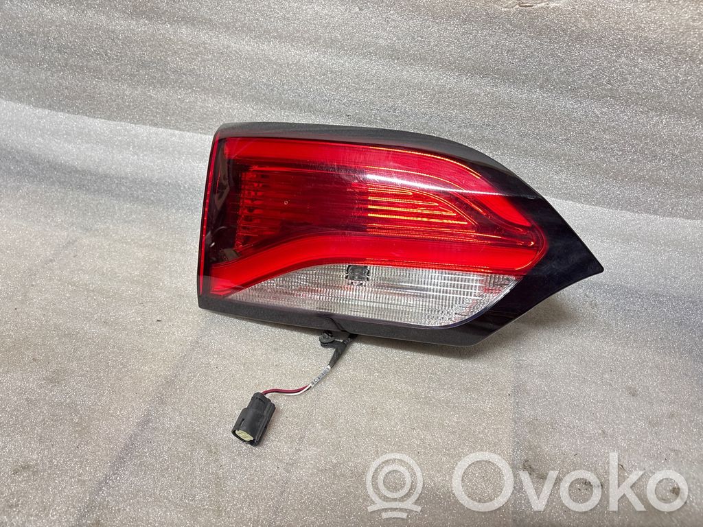 Chrysler Pacifica Tailgate rear/tail lights 