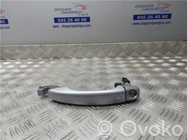 Manecilla externa puerta delantera