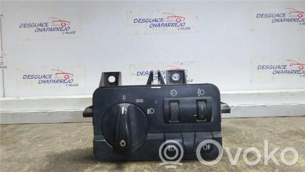 Light switch   6925075,532228811