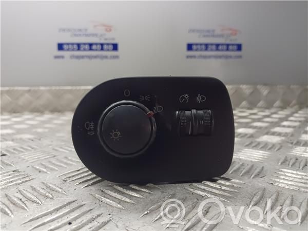 Seat Ibiza I (021A) Lichtschalter 
