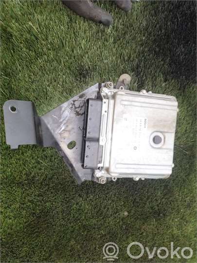 Unité de commande, module ECU de moteur   P04896420A,281012080