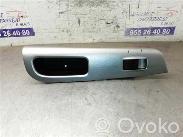 Toyota Corolla E110 Electric window control switch 