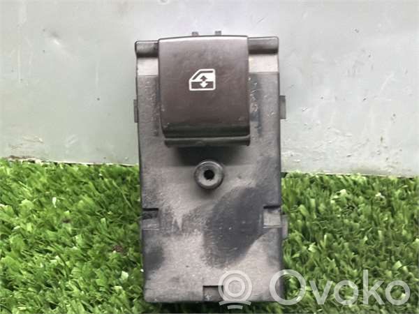 Opel Zafira C Interruttore di controllo dell’alzacristalli elettrico 