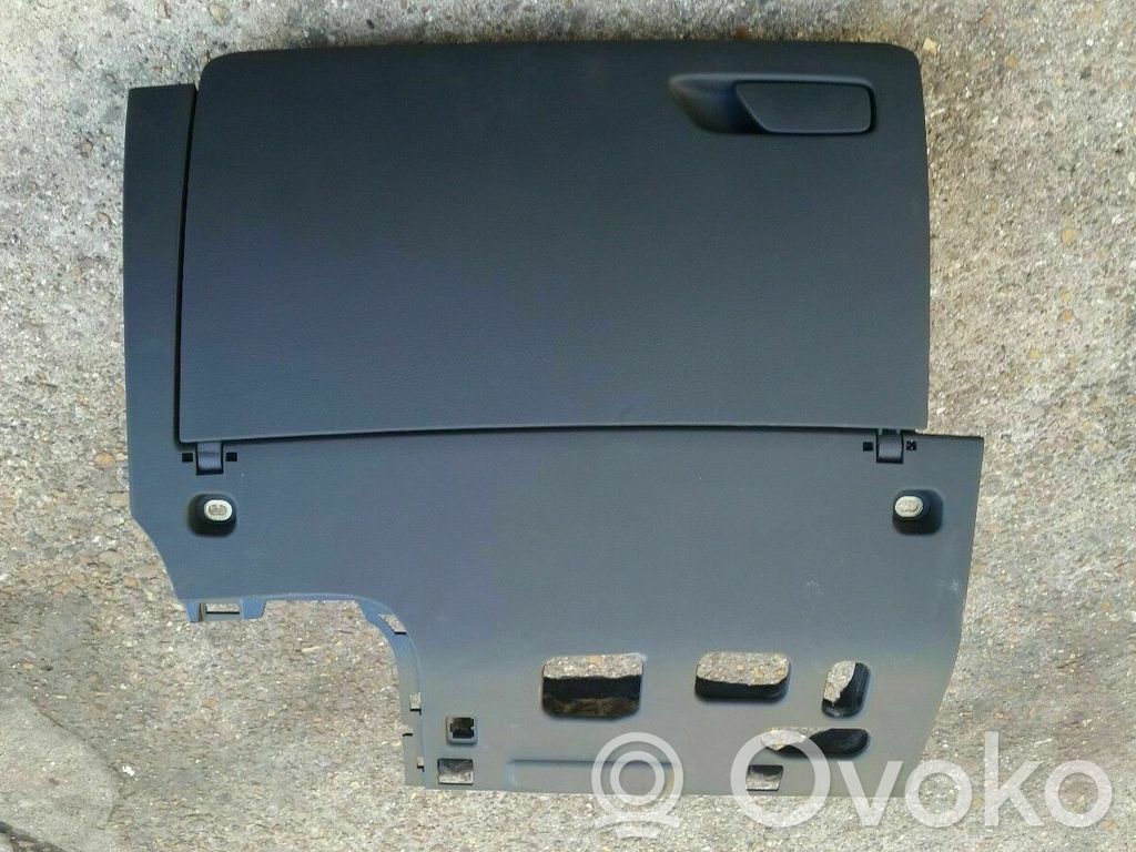 Audi A3 S3 8V Handschuhfach 