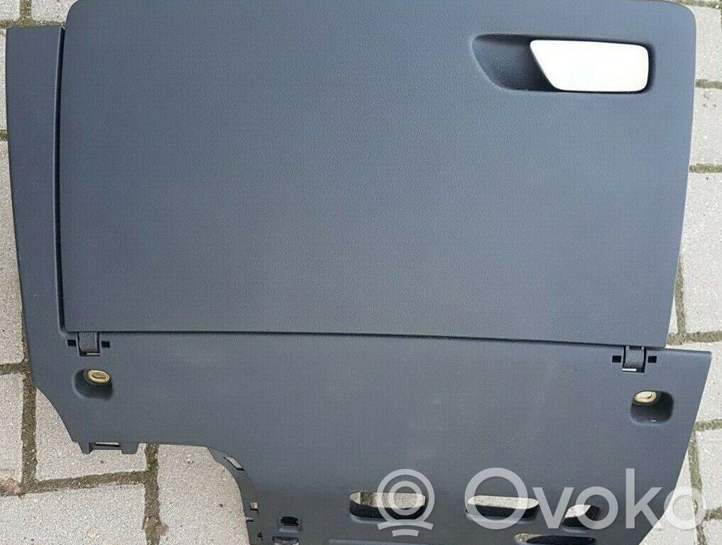 Audi A3 S3 8V Handschuhfach 