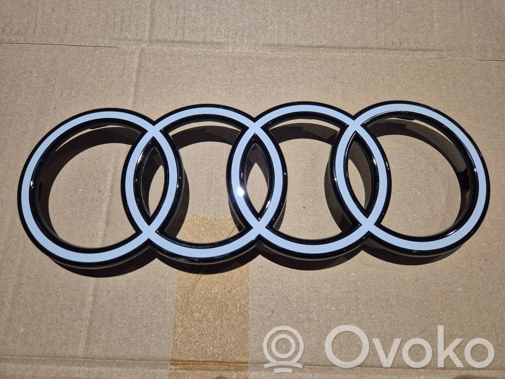 Audi e-tron Gamintojo ženkliukas 