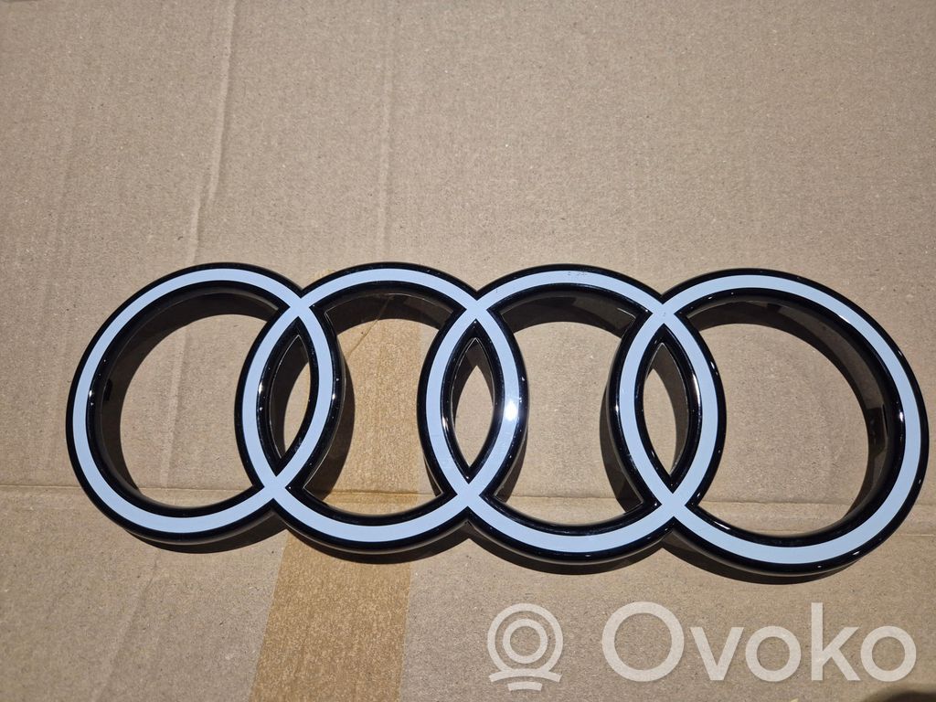 Audi e-tron Gamintojo ženkliukas 