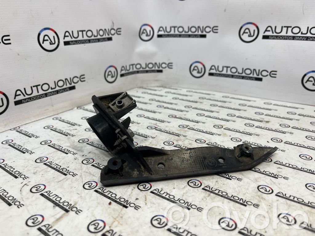 Headlight/headlamp mounting bracket   7058447