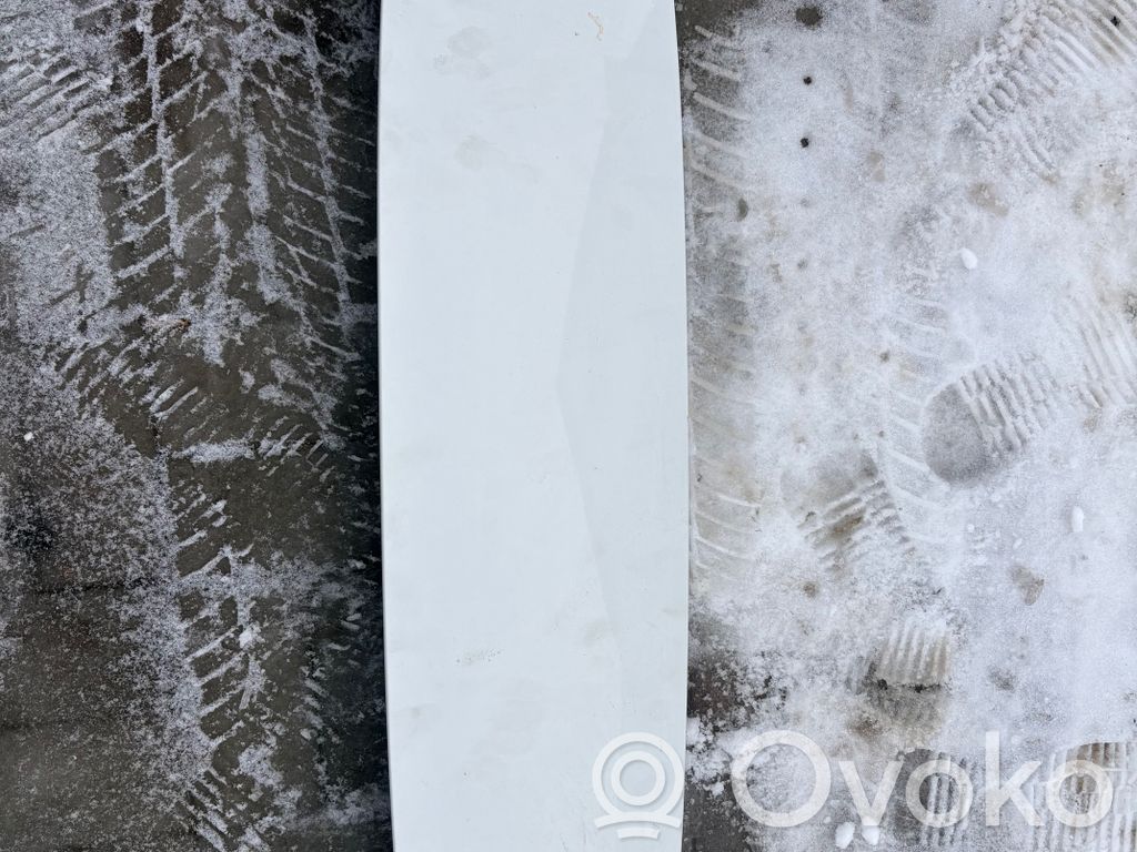 Spoilera aizmugurējais vāks   7143263