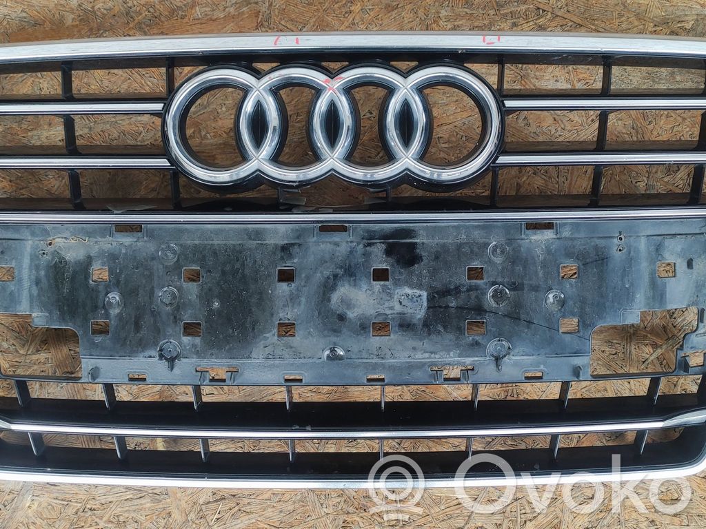 Audi A7 S7 4G Etupuskurin ylempi jäähdytinsäleikkö 