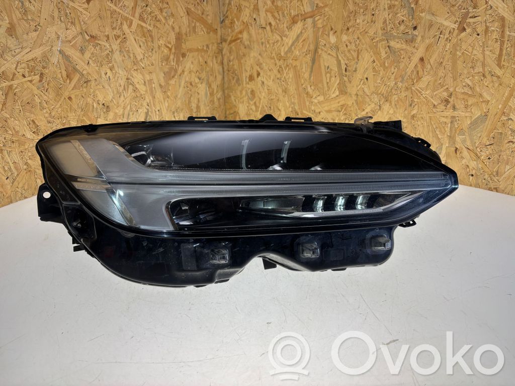 Volvo S90, V90 Scheinwerfer 