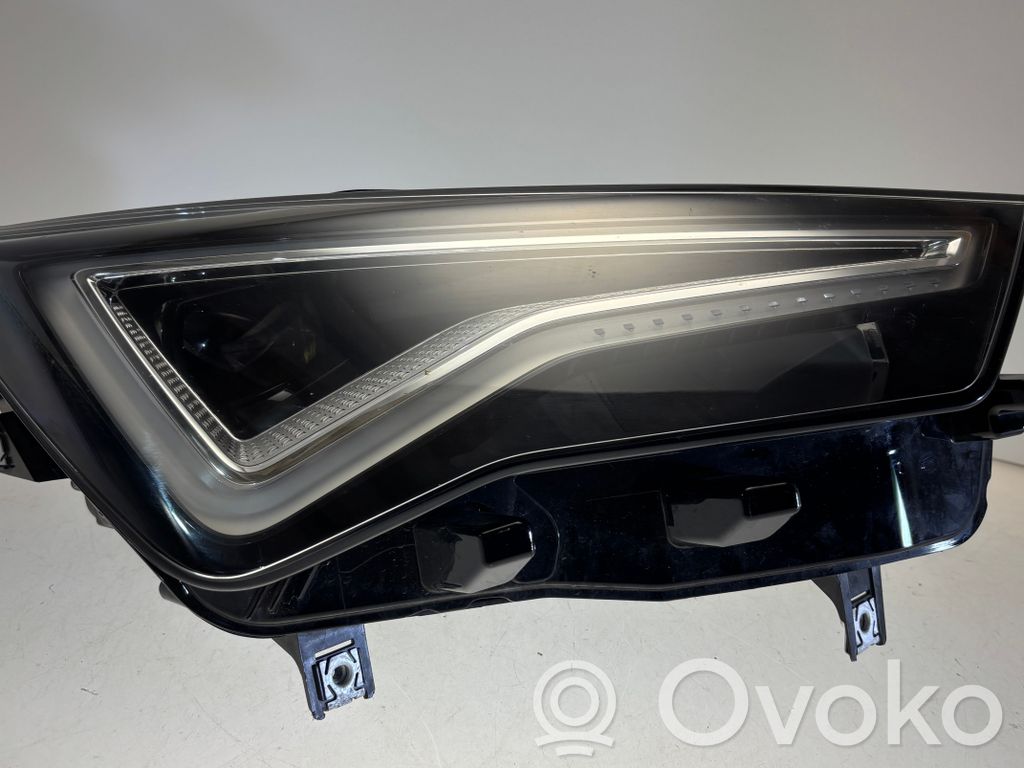 Scheinwerfer   576941032B,B008428