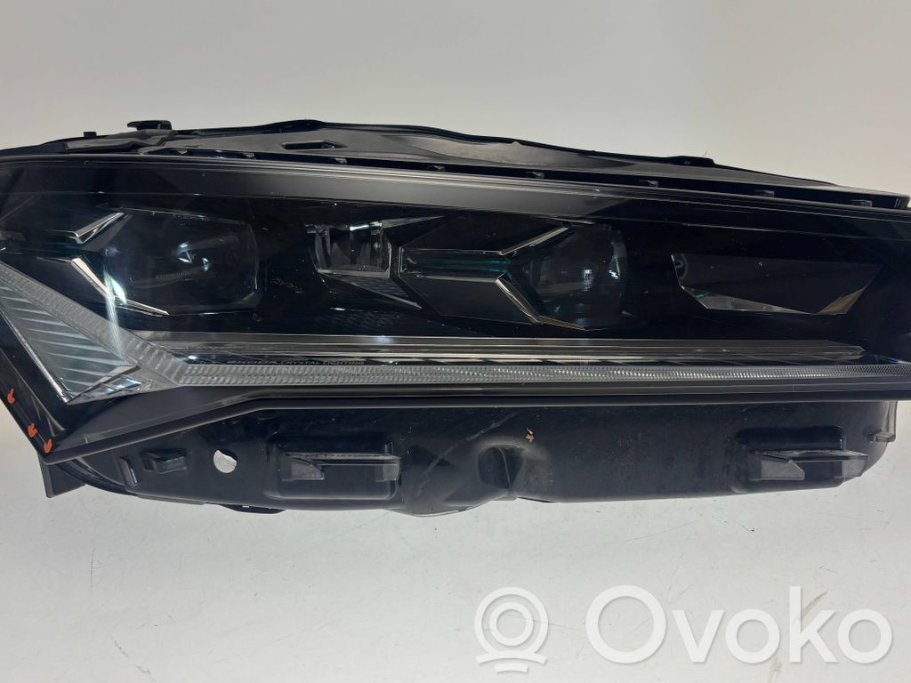 Skoda Superb B9 Scheinwerfer 