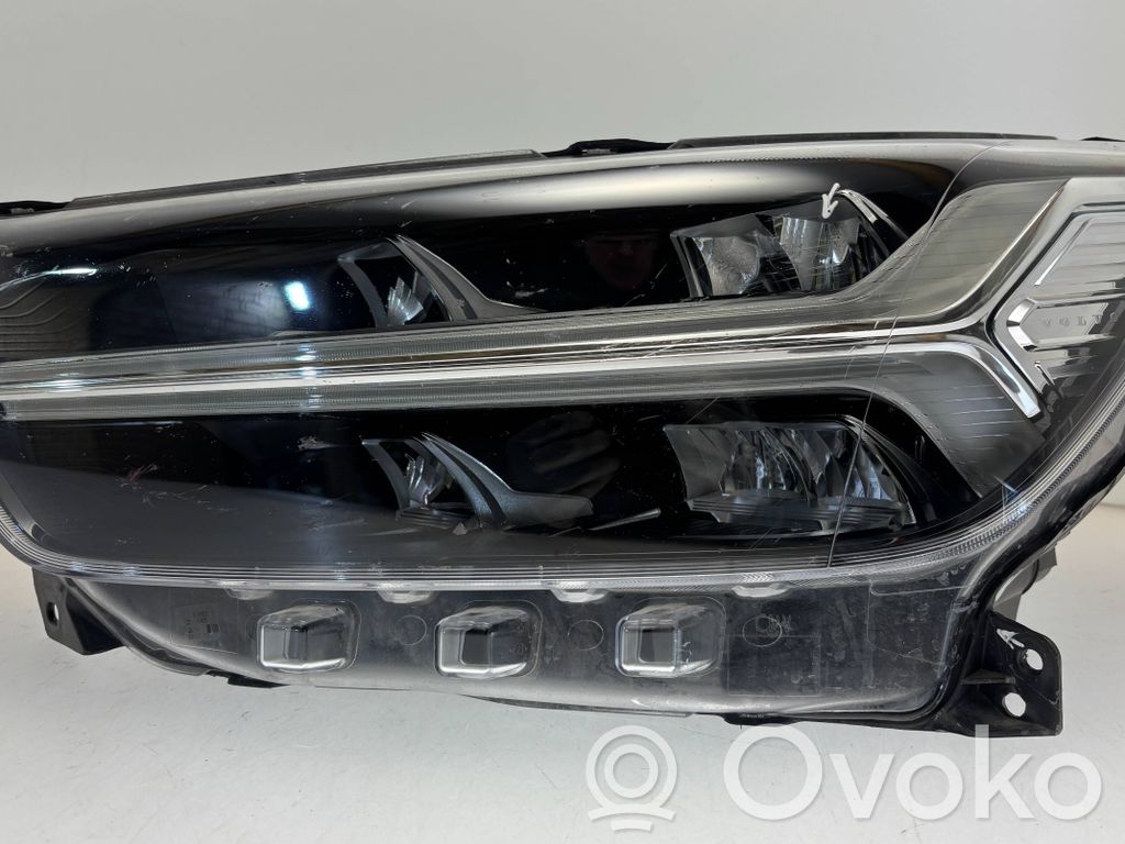 Volvo XC40 Scheinwerfer 