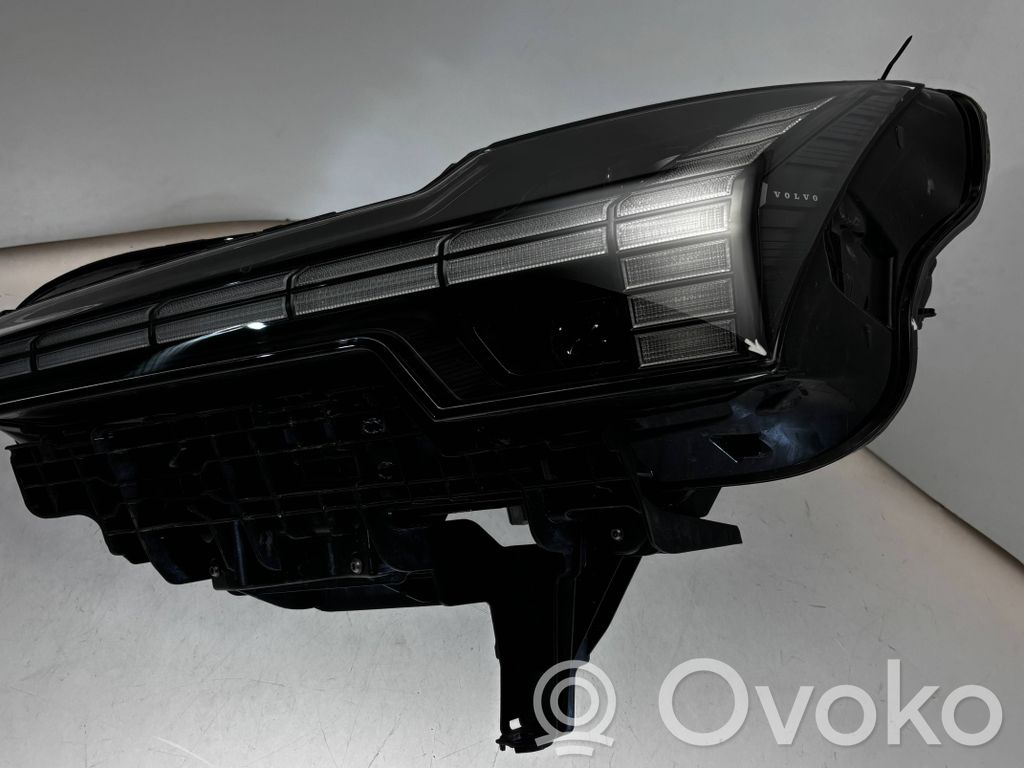 Volvo EX30 Scheinwerfer 