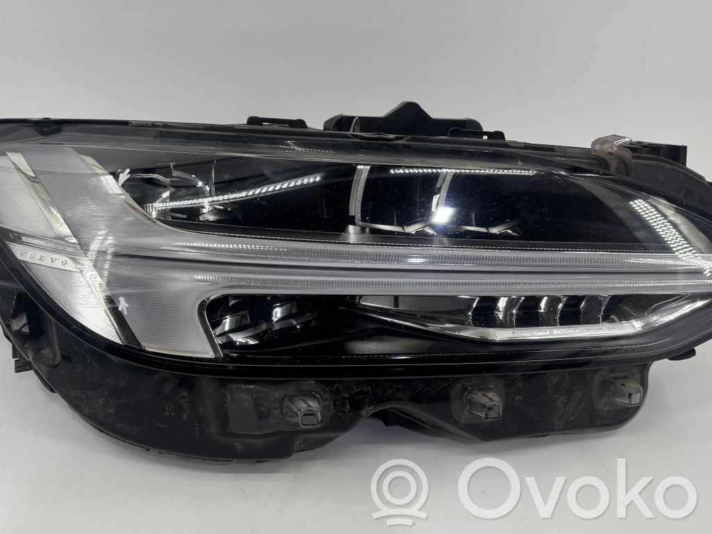 Volvo S90, V90 Lampa przednia 