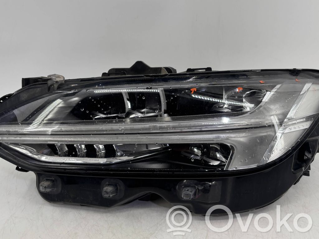 Volvo S90, V90 Scheinwerfer 