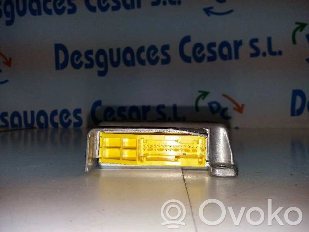 Airbag control unit/module   0K32B677F0