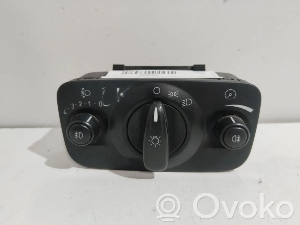 Interruptor de control del panel de luces   04066405