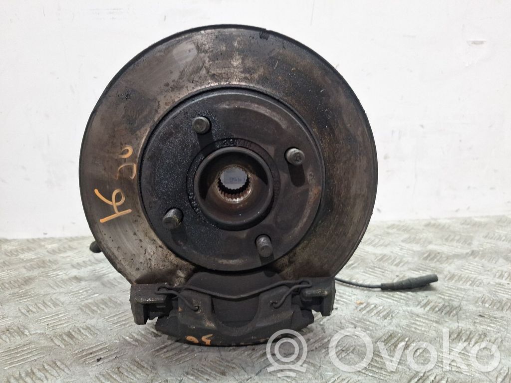 Ford Fiesta Fuso a snodo con mozzo ruota anteriore 