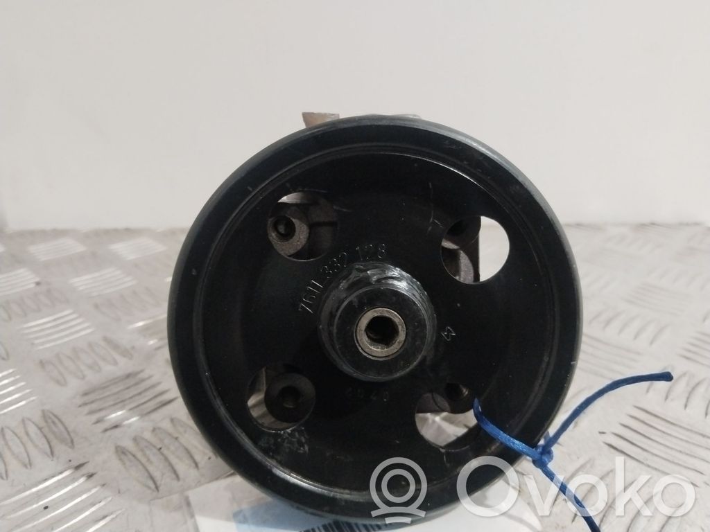 Pompă servodirecție   2S413A696AA