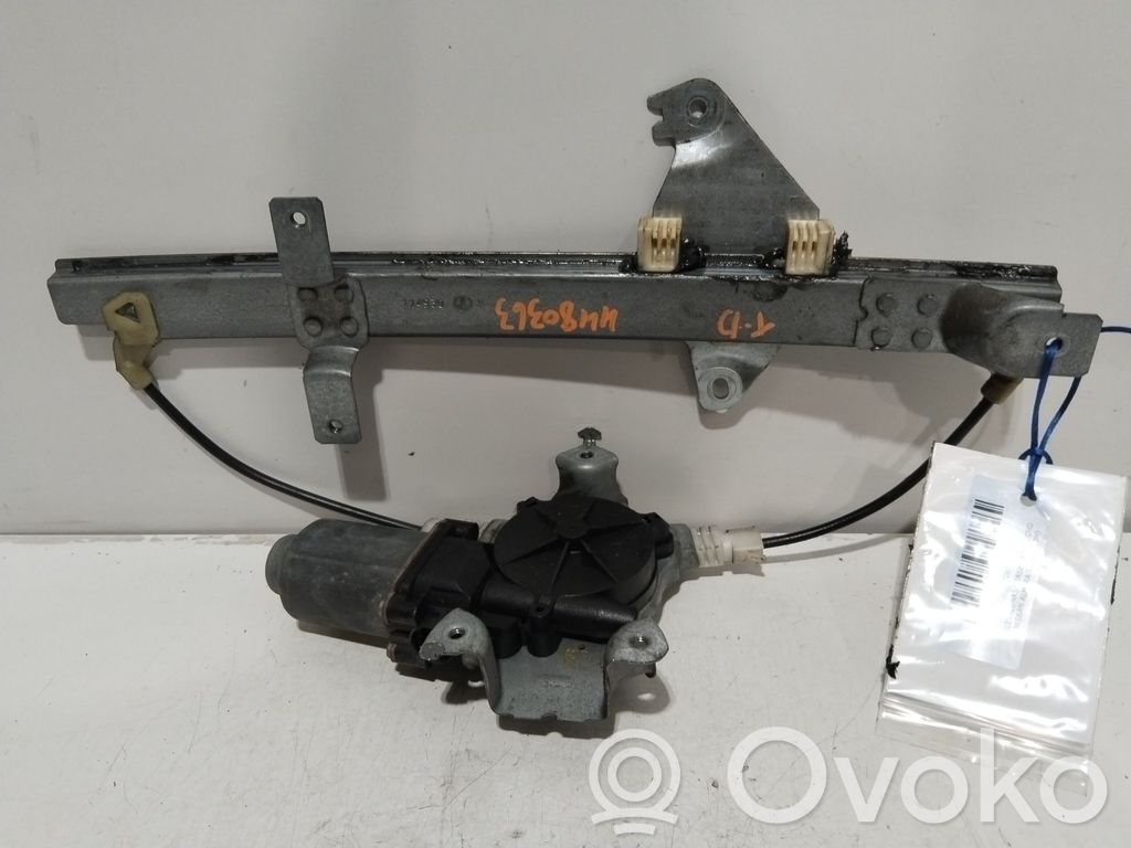 Nissan Almera N16 Alzacristalli della portiera posteriore con motorino 