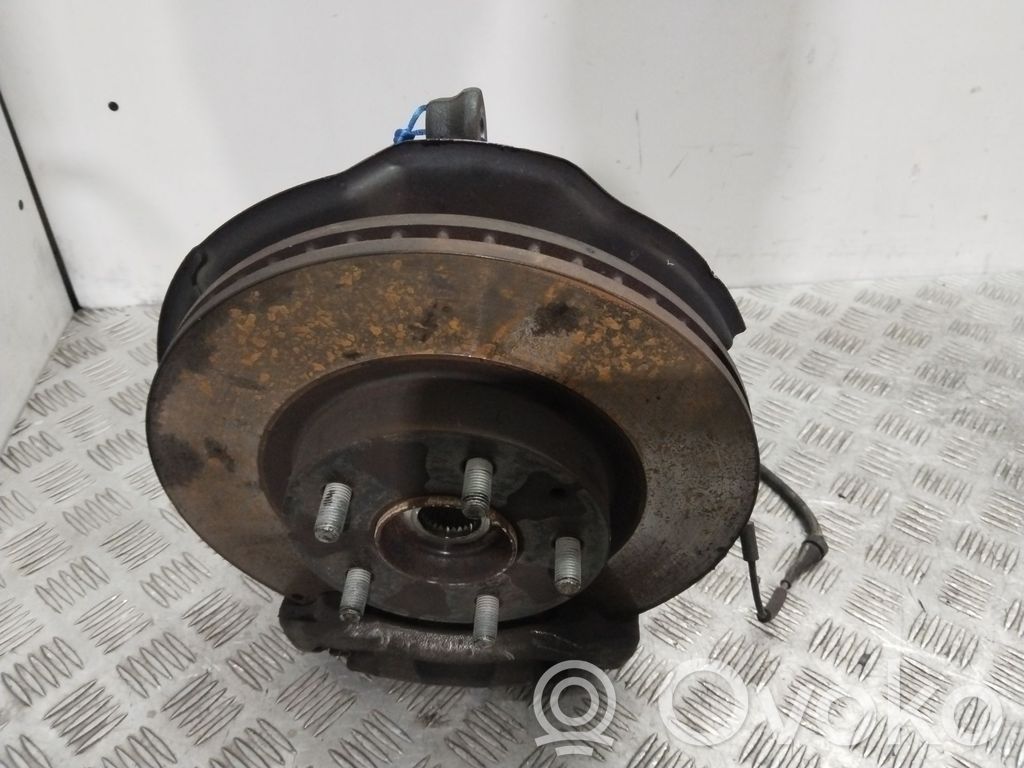 Mangueta de dirección de rueda delantera   D10E33031