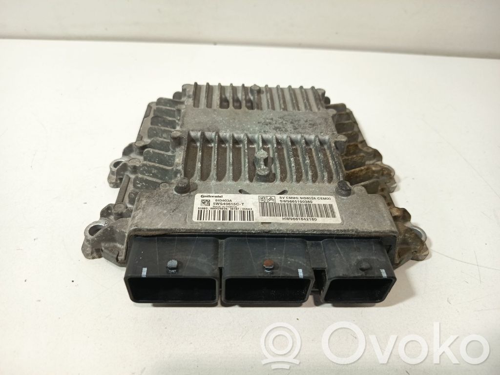 Unidad de control/módulo del motor   5WS40615CT
