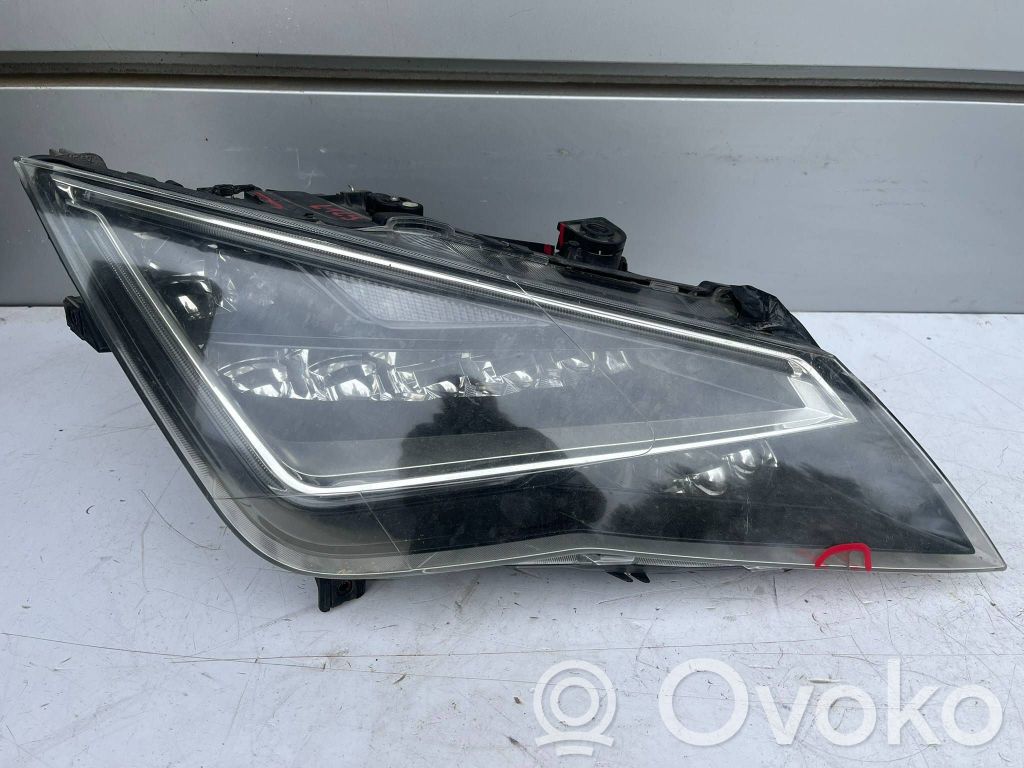 Seat Leon (5F) Phare frontale 