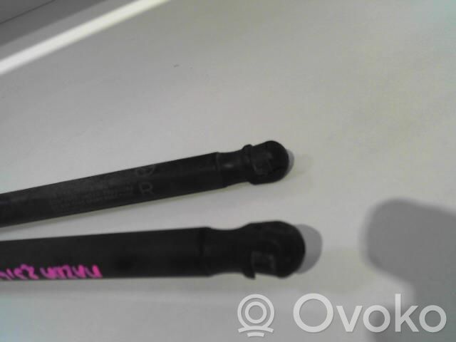Mazda 2 Tailgate/trunk strut/damper 