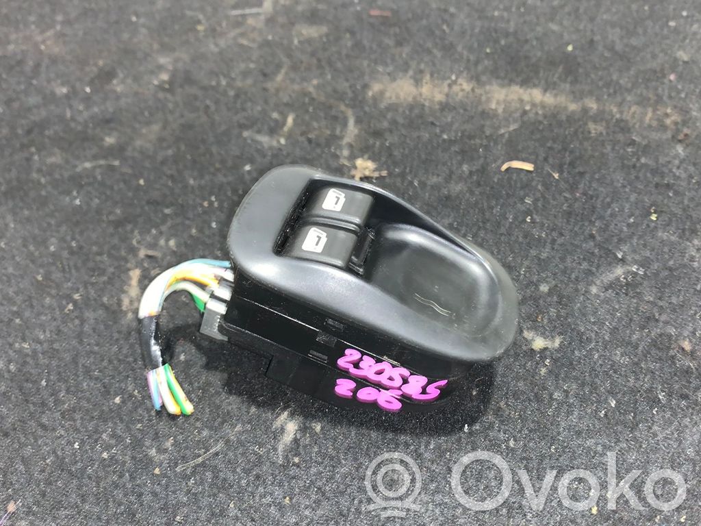 Peugeot 206 Electric window control switch 
