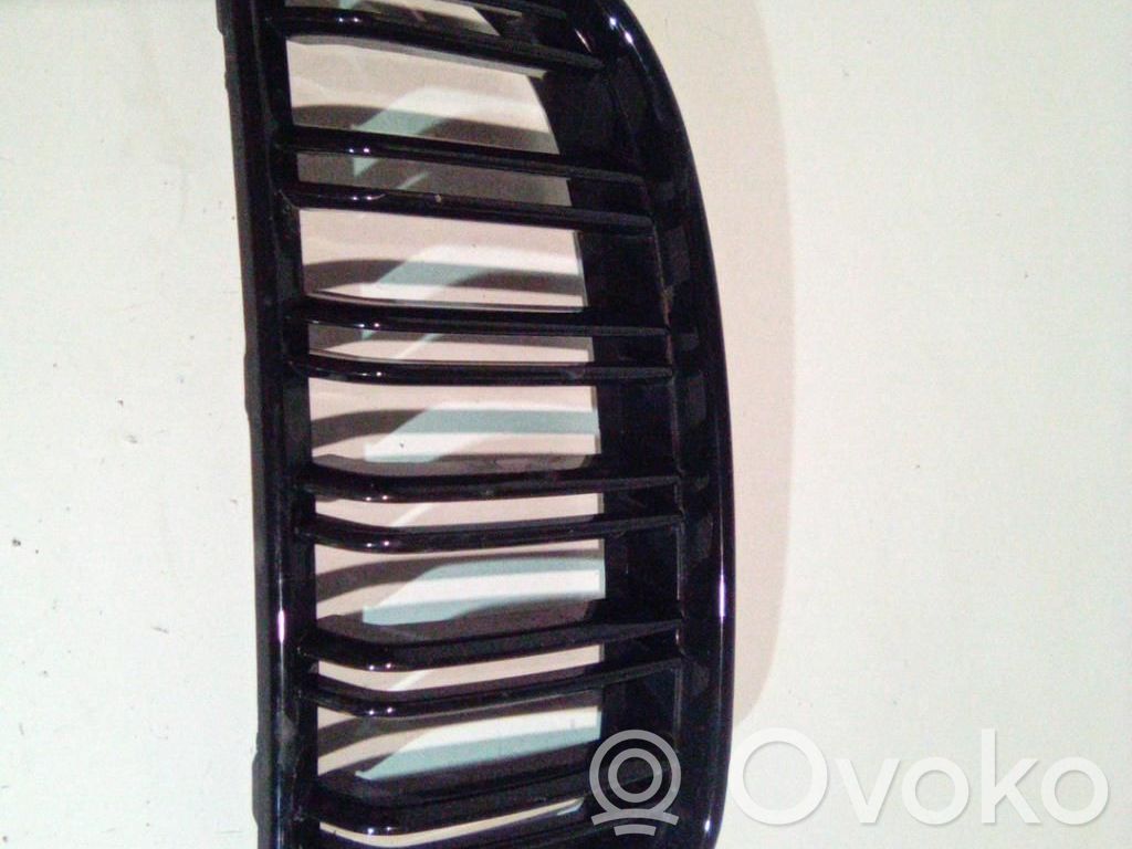 BMW 3 E90 E91 Front bumper upper radiator grill 