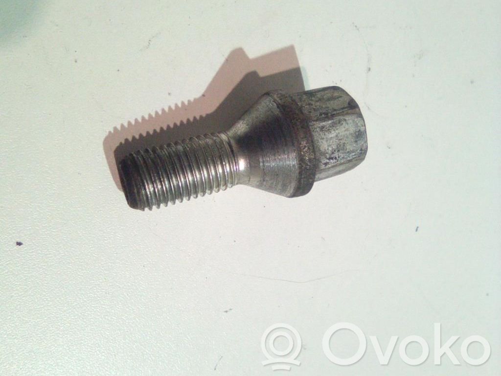 Opel Astra G Mutterit/pultit 