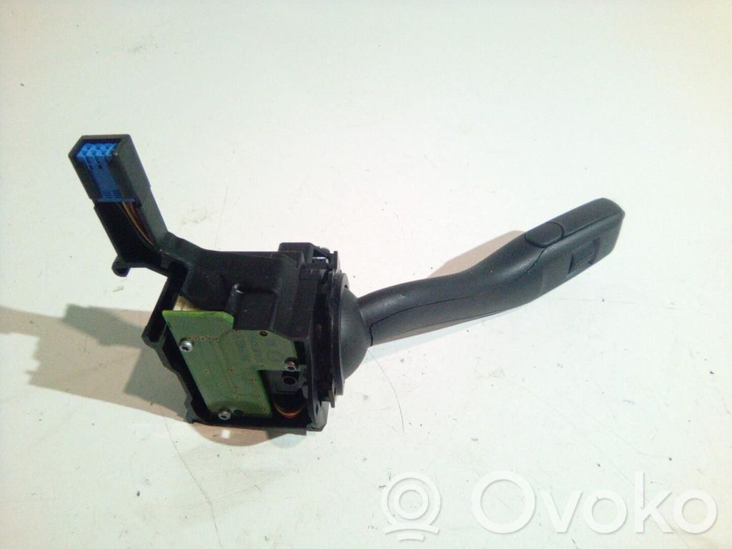 Audi A3 S3 A3 Sportback 8P Wiper control stalk 