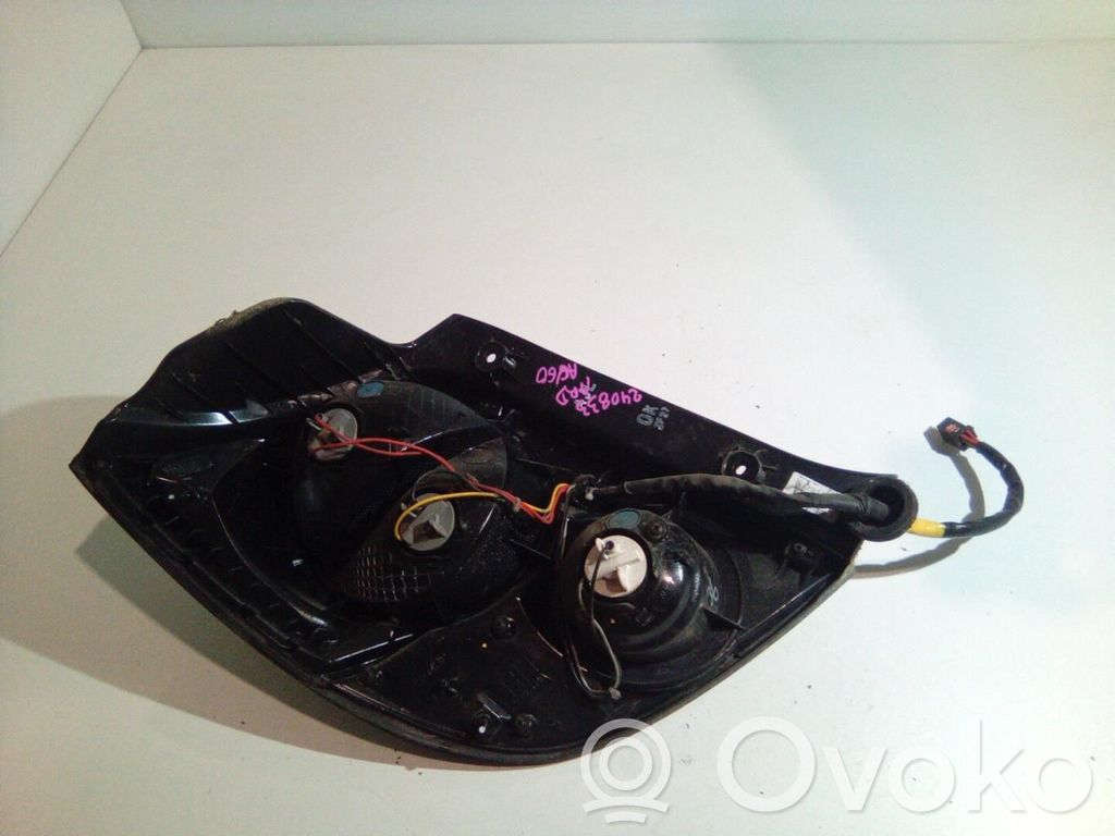 Chevrolet Aveo Aizmugurējais lukturis virsbūvē 