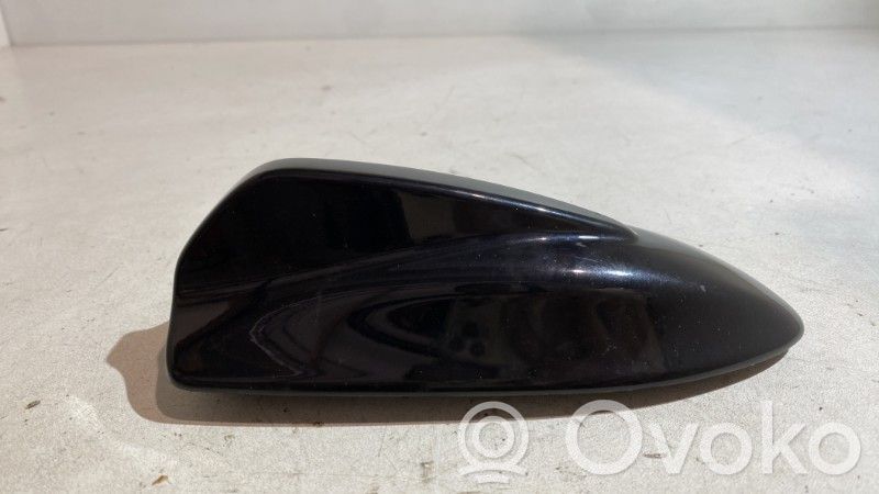 Volvo V40 Radion antenni 